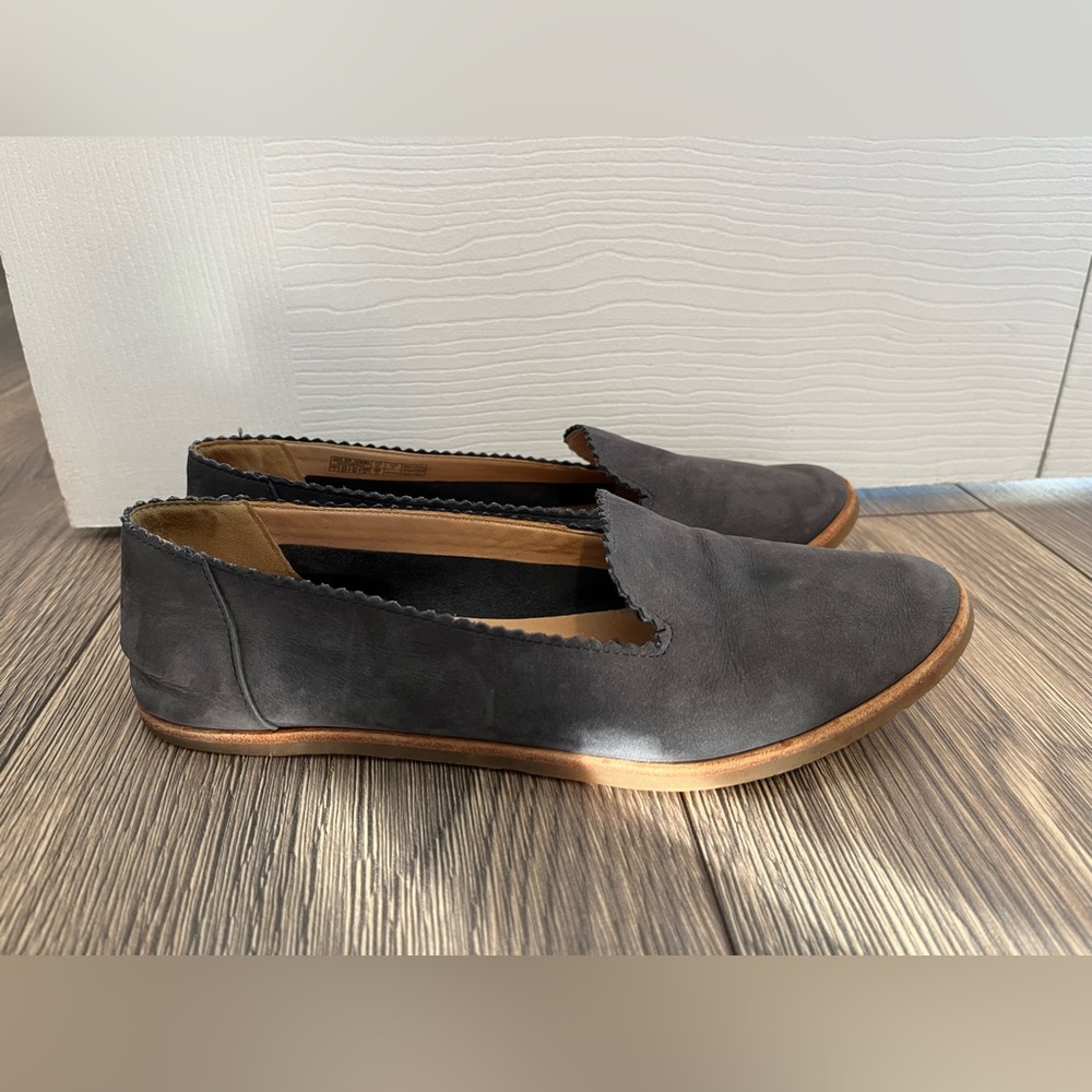ugg loafers Flat Shoes Size 7